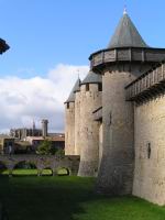 Carcassonne - 34 - Pont du chateau comtal et Tour des Casernes (2)